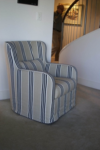 Swivel chair low back